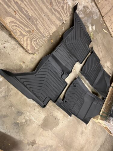 TPE Floor Mats for Toyota Hilux Revo 4D (2015–2023) – Custom-Fit, Waterproof, and All-Weather Car Floor Liners