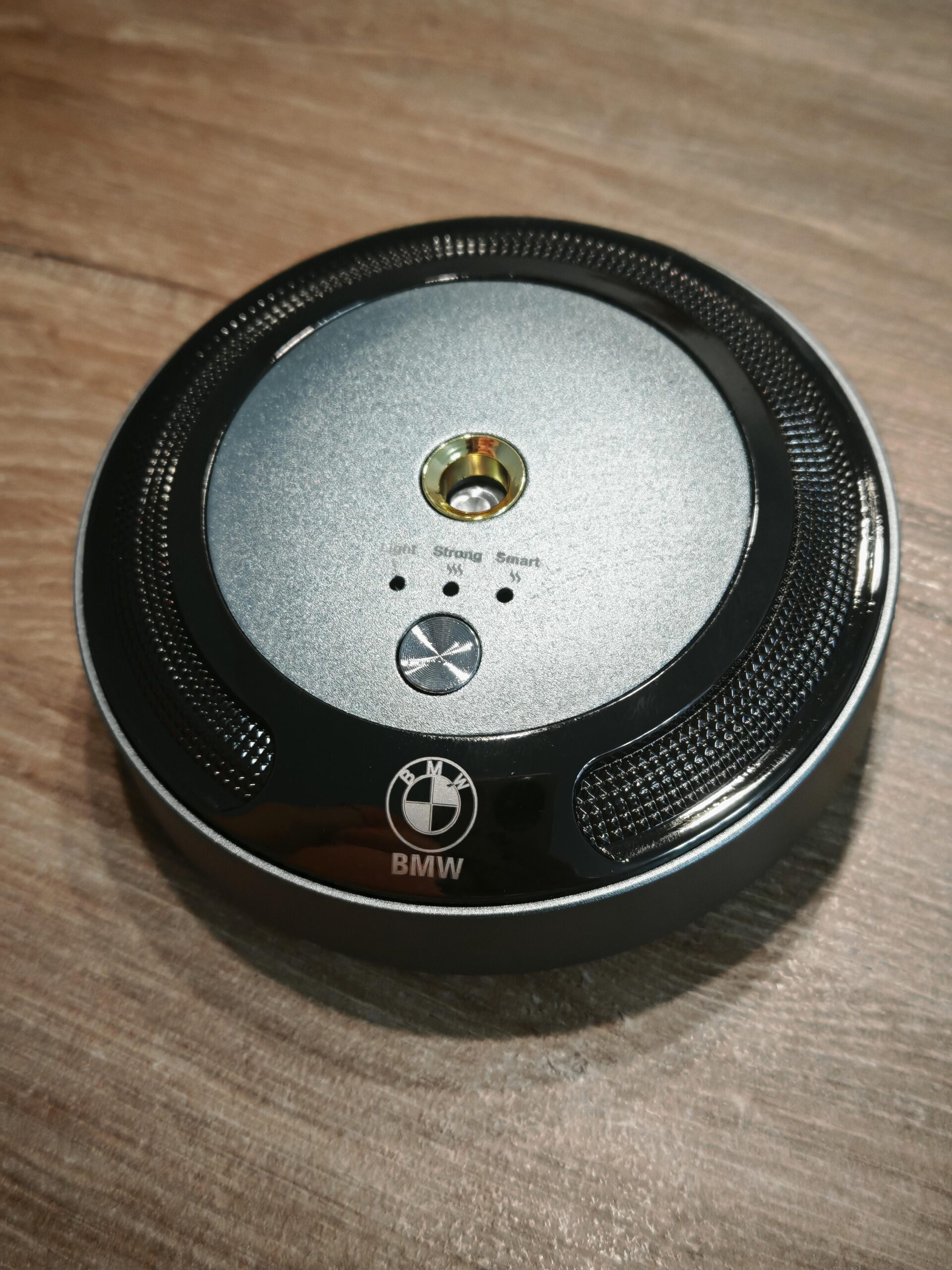 BMW Luxury USB Rechargeable Car Perfume Diffuser – Smart Aromatherapy Air Freshener