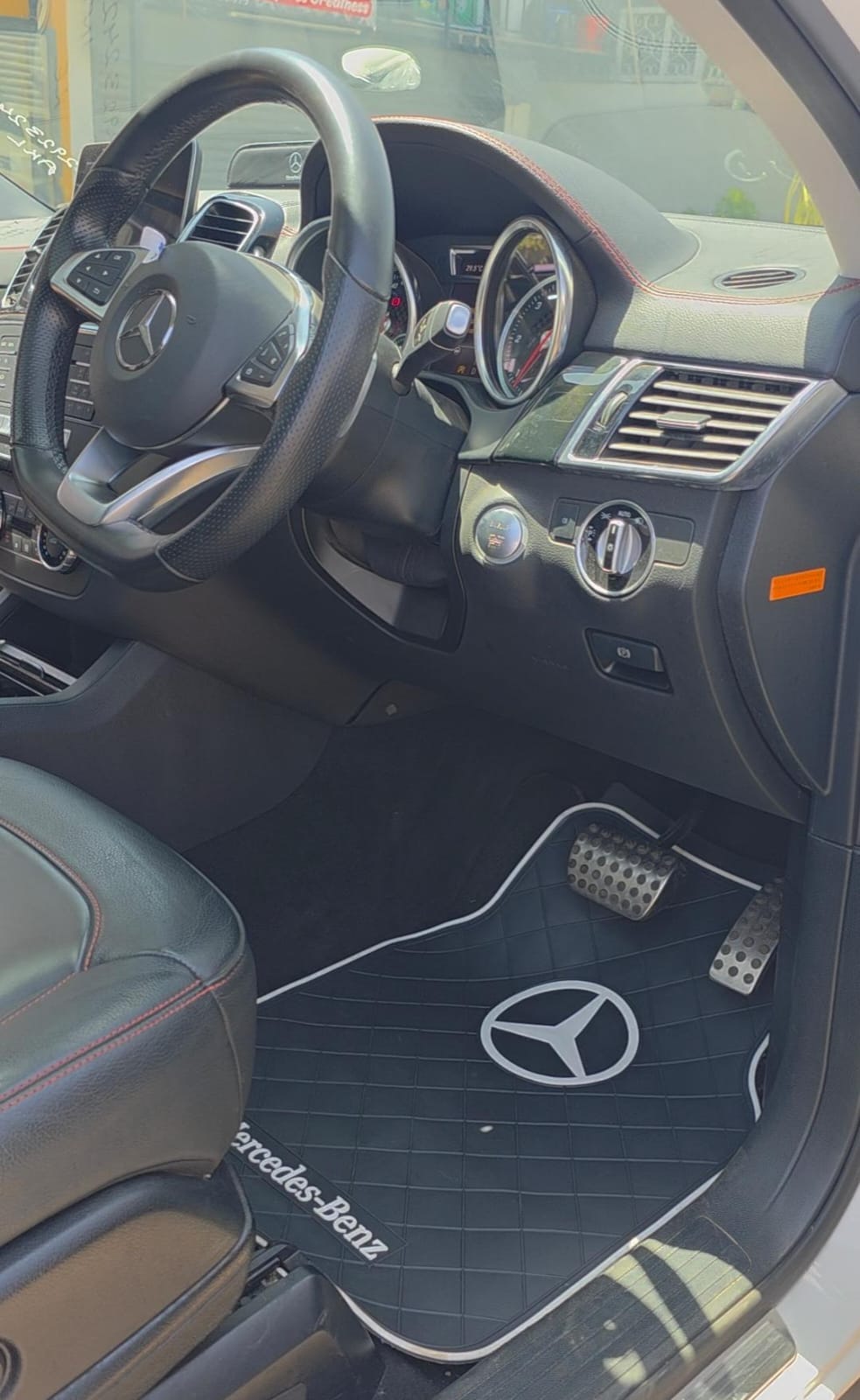 Mercedes GLE Floor Mats – Premium All-Weather Protection